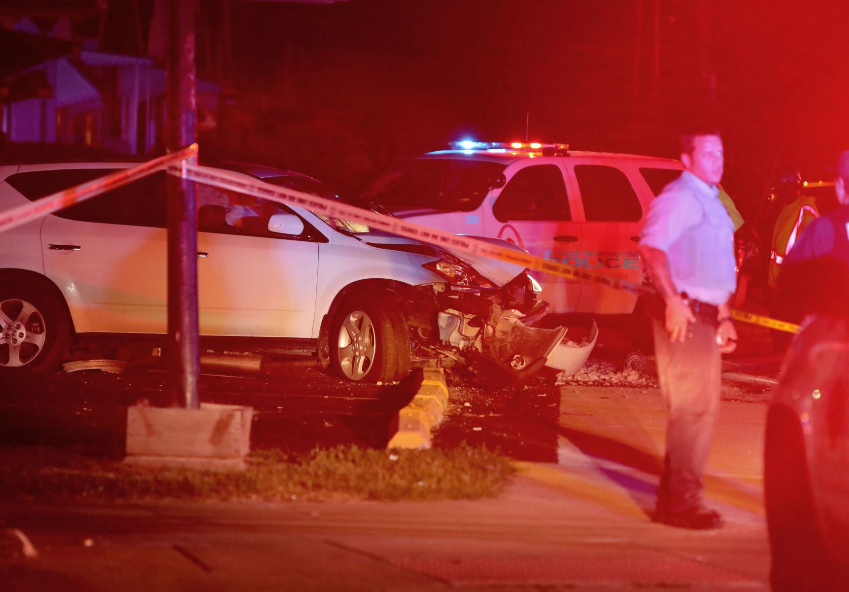St. Louis police shoot, kill armed man